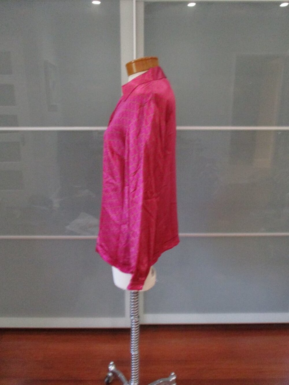 Liz Claiborne Collection Long Sleeve 100% Silk Blouse - Picture 3 of 7